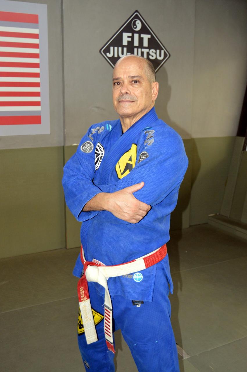 Mestre Fabricio faixa vermelha e branca